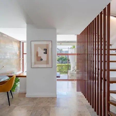 Magnificent Townhouse In Bel-air Hotel 4*