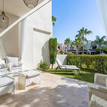 Magnificent Townhouse In Bel-air Hotel Estepona